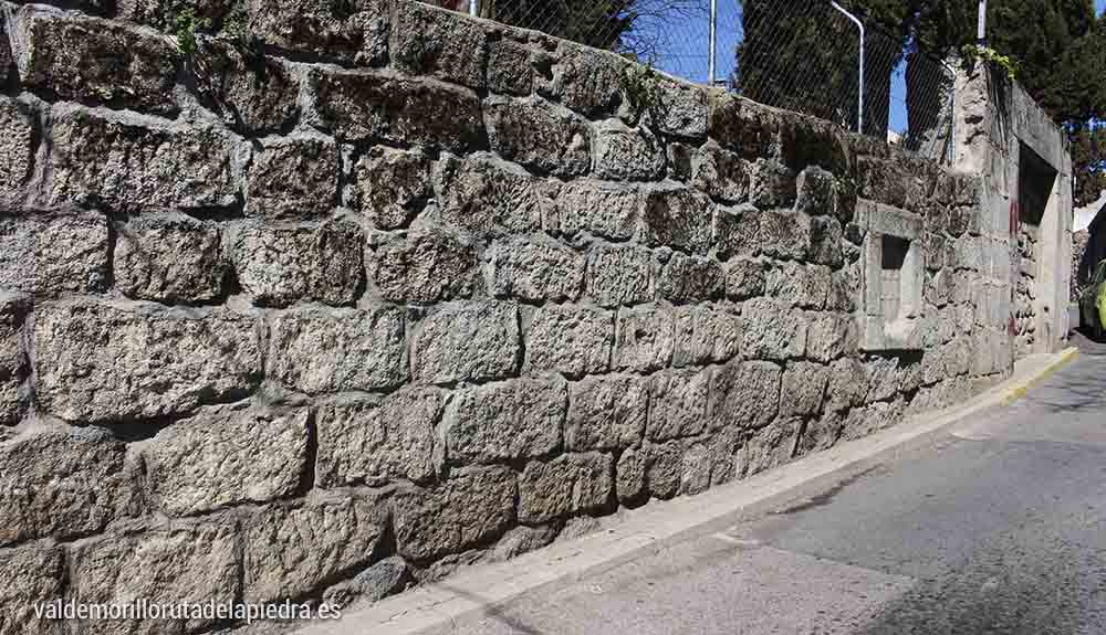 Muro Antigua posada Valdemorillo Ruta de la Piedra